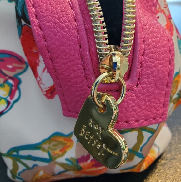 Betsey Johnson Floral Fabric & Pink  Faux Leather Cosmetic Bag - Picture 4 of 9